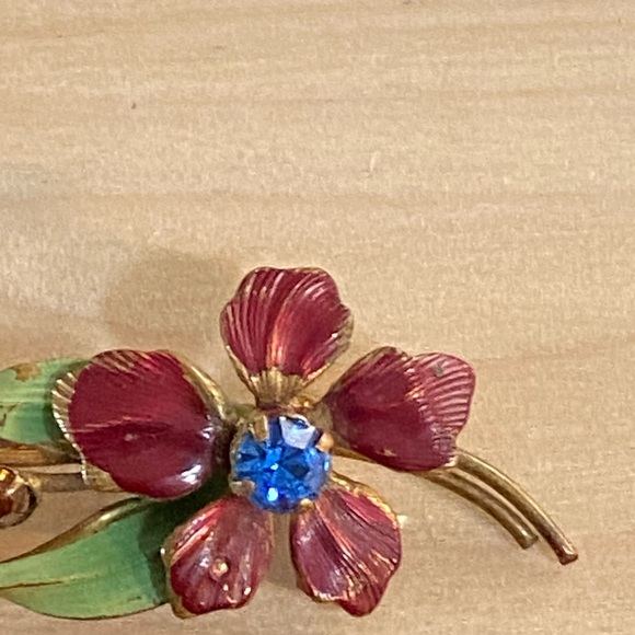Vintage Austrian made Painted Floral Brooch. - Picture 5 of 6